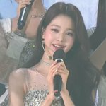 장원영 <b>실화</b>냐?
