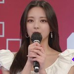 <b>ITZY</b> 유나 얼굴 화려한거 보소