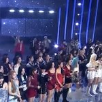 누가 이거보고 스탠딩에서 <b>펜스</b>포기한 800번대같댘ㅋㅋㅋㅋㅋㅋㅋㅋㅋ