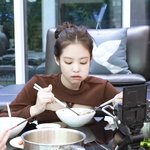 제니 놔줘 <b>JENNIE</b> 놔줘