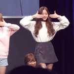 얘들아 장원영 이 <b>헤어</b> 고데기야?