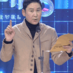 말 많은 <b>SBS</b> 연예대상 명예사원상 받은 지석진