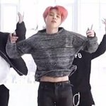 내친구가 지민 <b>다리</b> 길다면서 이 <b>사진</b> 보내던데
