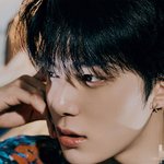 <b>근엄</b> 뽀짝한 매력에 홀릴 남돌