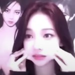 카리나 <b>목길</b>다 어깨좁다면서