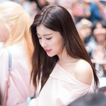 <b>눈앞</b>에서 늘 하늘거리는 여신들