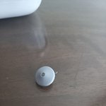 코오롱 <b>매장</b> 옷에 압정에 찔렸네요