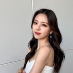 유나 방금 인스타 진짜 예뻐;;
