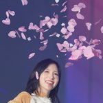 꽃 뿌리는 <b>미나</b>랑 브레이크 댄스 추는 다현이 ㅋㅋㅋㅋ