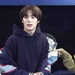 각자 남친들 자랑하고 <b>가셈</b>