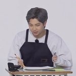 [방탄소년단] <b>왕</b>큰댕댕이 왕작은콩<b>주먹</b>