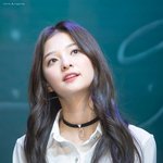 다정다감한 미소의 <b>우아</b>한 여신들