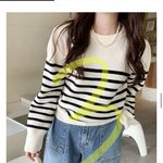 이 옷에다ㅏㄱ <b>검정</b>트레이닝바지에 똥머리