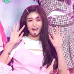 <b>이런머리</b>는 봉고데기로 만드는거냐