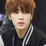 진 데뷔때랑 얼굴 많이 바꼈다