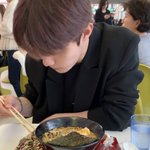아니 친구가 자꾸 우리집에서 <b>자고</b>싶다는데