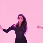 여돌이랑 남<b>돌끼리</b> 계속 손 스치는데 누구게