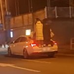 여성 2명 차 트렁크에 <b>서서</b> 위험천만