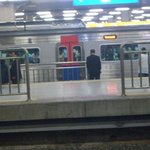 서울지하철 1호선 급행 선로로 여성 뛰어내려 <b>운행</b> 중단