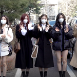 [이상형] <b>ITZY</b> (있지), '스케치북' 출근길··· 귀여움 여기...