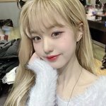 장원영 이 <b>셀카</b> 원본 아는사람?