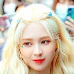 화려한 듯 <b>고고</b>한 얼음꽃 같은 여돌