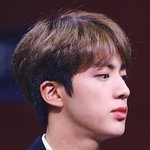 얼굴 천재 <b>입증</b>한 男돌의 조각 미모