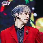 [이것좀봐줘] ❤️ 펜타곤 <b>키노</b> 빨간 슈트 존잘 ❤️