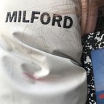 [꼭조언부탁] 세탁소에 패딩맡겼는데 글씨가 다 떨어졌어요