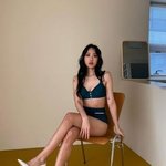 입은거 속옷인가 수영복인거 제발 아는사람 아무나 답래주세요 <b>플리즈</b>