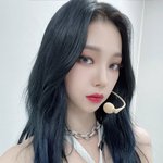 카리나 <b>브이</b>로그 찍어줬으면