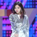 류진이 <b>은색</b> 코디가 잘 어울리는 이유