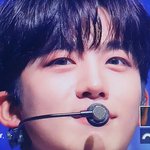 <b>순진무구</b>한 표정이 매력인 아이돌