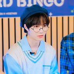 안경 <b>유무</b>론 흔들리지 않는 미모