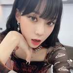 <b>윈터</b> 메이크업해봤어