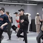 [NCT칠프] 바쁘게 살아가는 사람들 <b>사이</b> 나