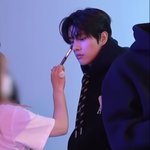 와 <b>제이크</b> 메이크업 수정 받는 짤 ㅋㅋㅋㅋㅋ