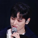 <b>훤칠</b>하고 다정한 워너비 남친돌