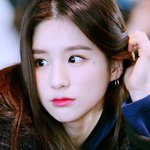 그때의 첫사랑 <b>무드</b> 간직한 아이돌