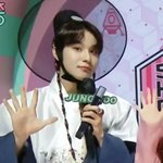 정우랑 <b>민주</b> 손크기 차이봐..