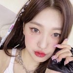 <b>요새</b> 아이돌한테 이상형 안물어봐서 노잼임