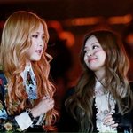 <b>로제</b>를 쳐다보는 젠득씨