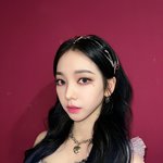 [댓글부탁해] 이 <b>사진속</b> 카리나 렌즈랑 비슷한제품 아는사람ㅠ