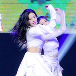 안유진 춤출 때마다 느끼는 건데