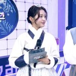 장원영 뮤뱅 한복 <b>의외</b>로 잘어울림