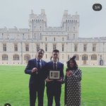 [풀햄보이즈] 알렉스 부모님 OBE<b>훈장</b> 받으셨대!