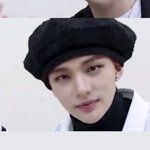 [스키즈] <b>현</b>이 염색 맞는 거 같지??