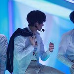 일일찍<b>덕</b>시절에 찍은 투바투 범<b>규</b> 공유 2