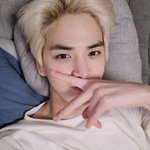 [더보이즈] 김영훈 누운 셀카 개<b>조아</b>