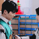 [19] 지금 우리 학교 남자애 개<b>오바</b> 아님??;;